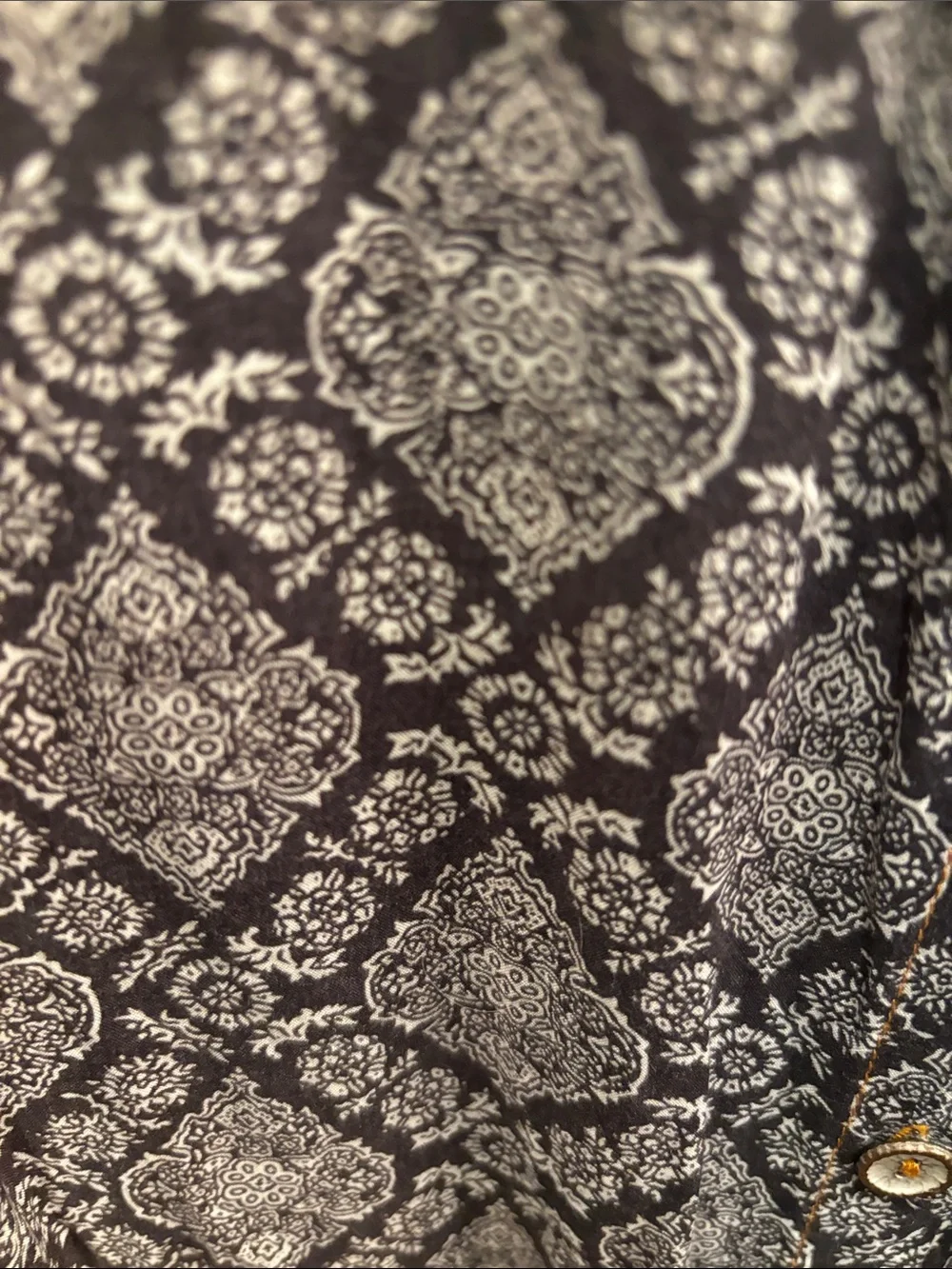 Aratta Printed Long-Sleeve Button-Up Tunic Top in Black and Maroon ptp 22 - Picture 5 of 5